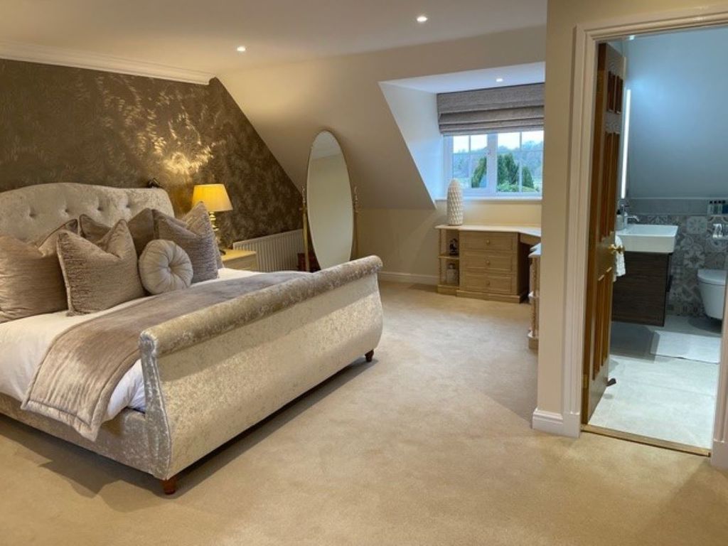 BEDROOM- click for photo gallery